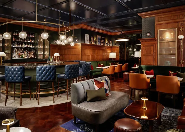 Fairmont Hotel Macdonald